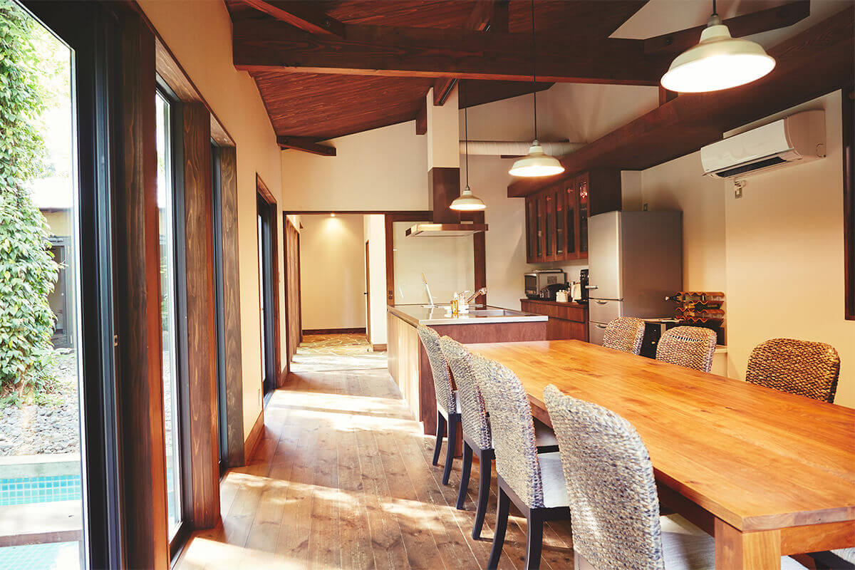 「ここはバリか!?」 異国情緒たっぷりのリスティング。