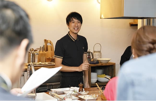 実演中のコウさん