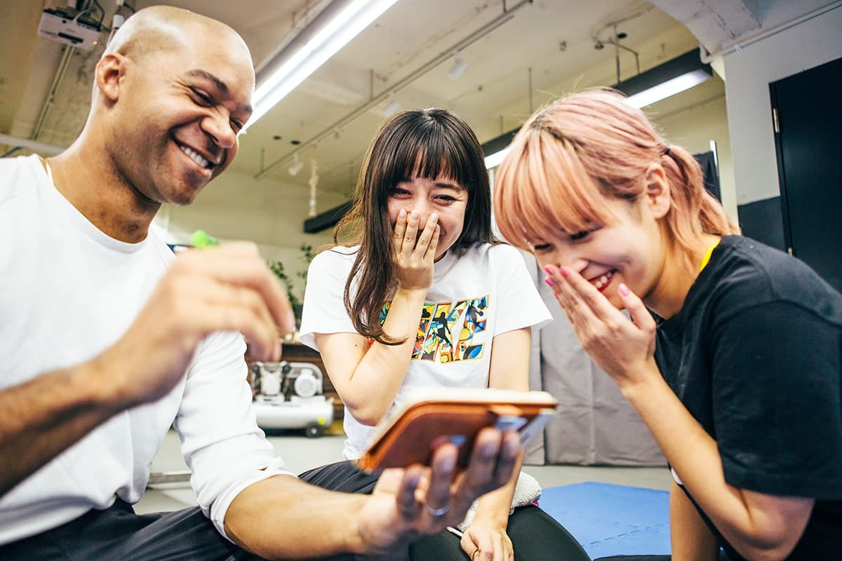 最後に出来上がった映像を見て、二人は「すごい！」「ほんとに映画のワンシーンみたい！」